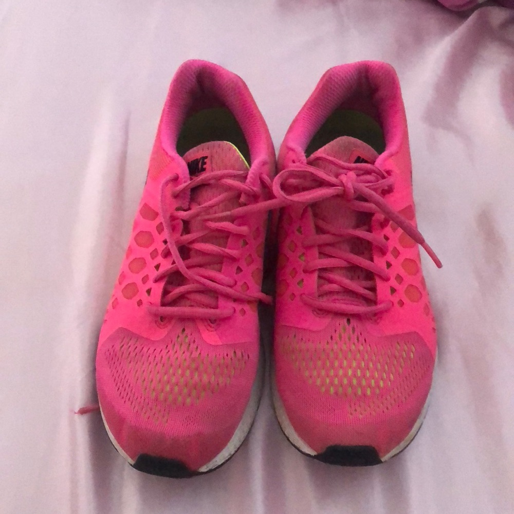 PINK NIKE PEGASUS 31